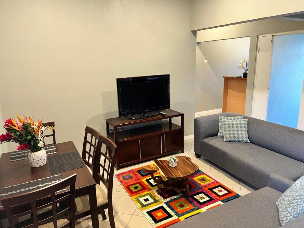 Garden Apartments نادي المظهر الخارجي الصورة