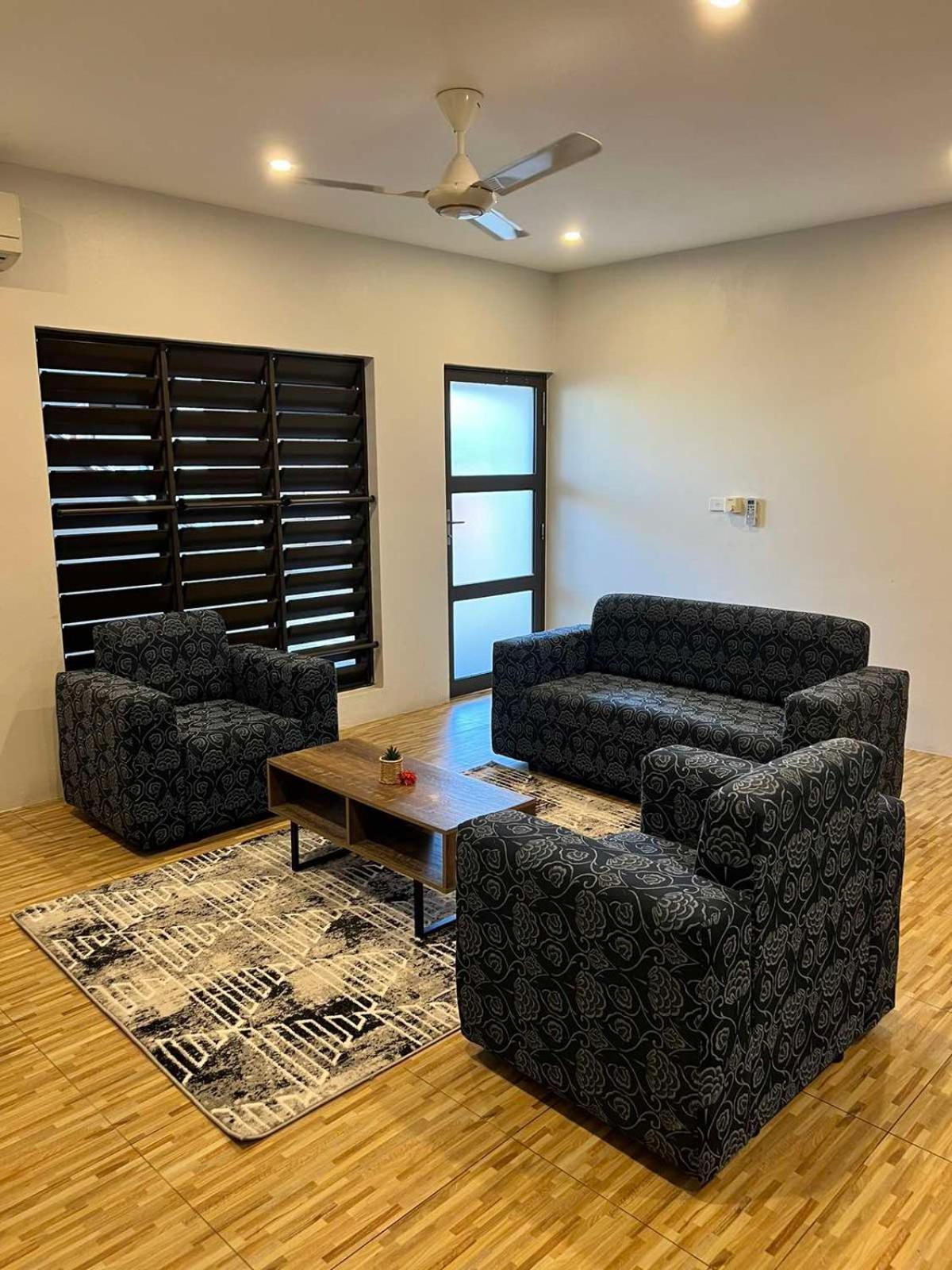 Garden Apartments نادي المظهر الخارجي الصورة