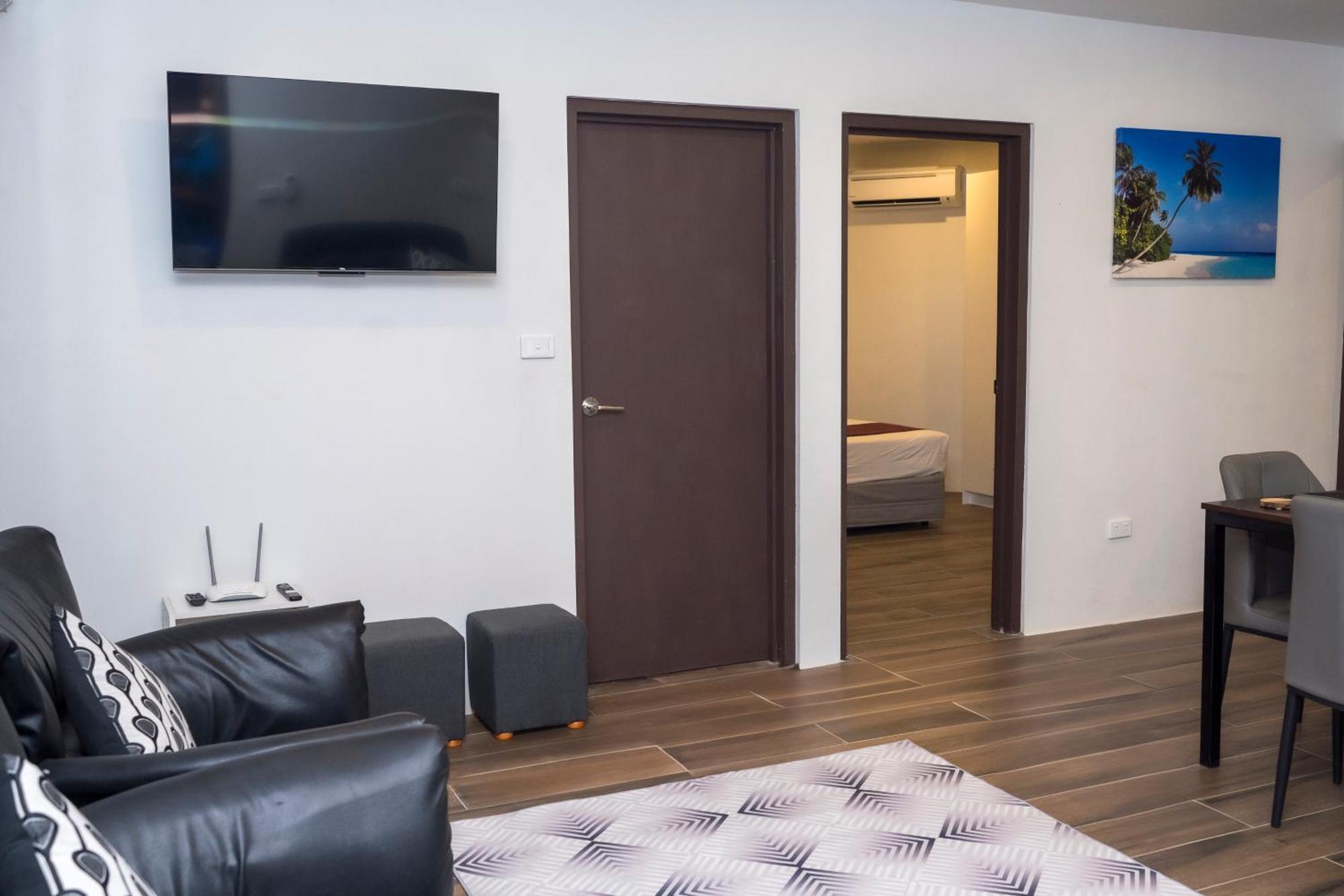 Garden Apartments نادي المظهر الخارجي الصورة